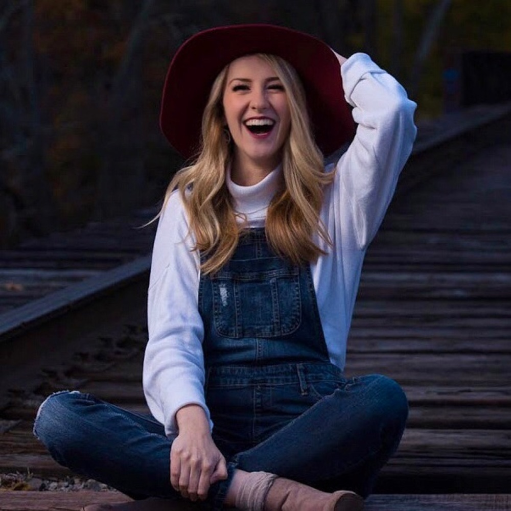 Meet your Posher, Lauren